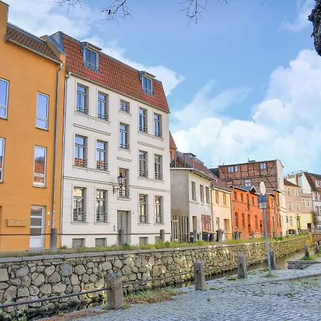 Frisch Renovierte Wohnung Im Zentrum Von Wismar Apartment *