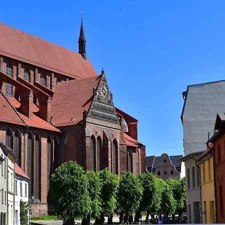 Apartment Frisch Renovierte Wohnung Im Zentrum Von Wismar *